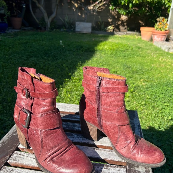 Naya Virtue Red leather boots size 7 - Picture 4 of 9